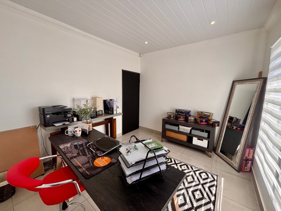 3 Bedroom Property for Sale in Wilkoppies North West